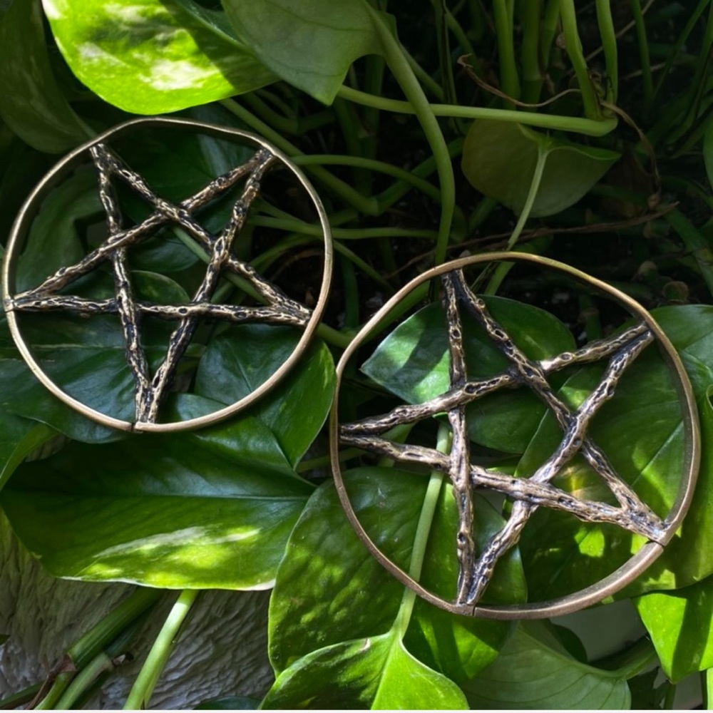 Gold Pentagram Home Accents